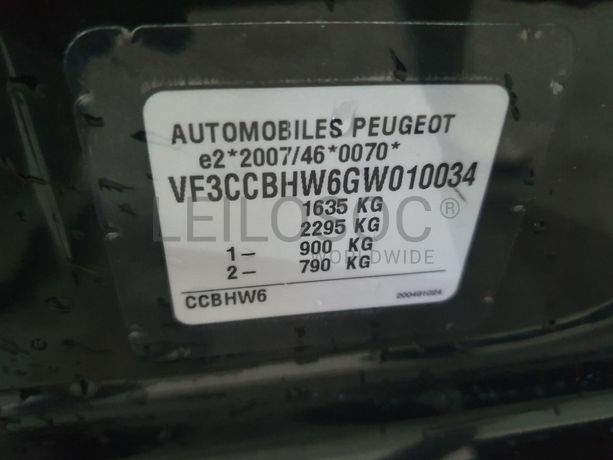 Peugeot 208  · Ano 2016