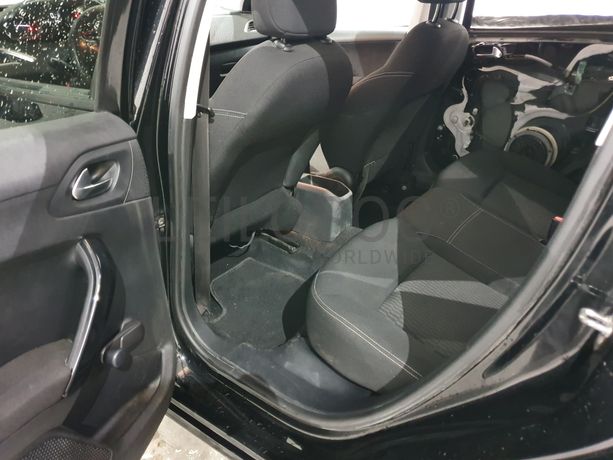 Peugeot 208  · Ano 2016