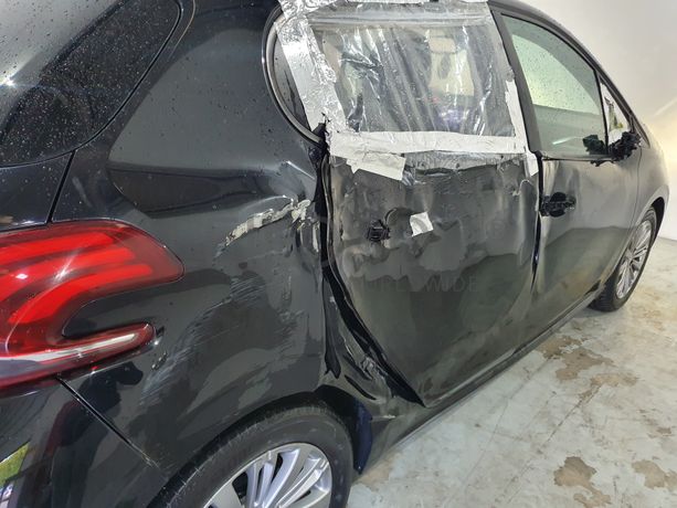 Peugeot 208  · Ano 2016