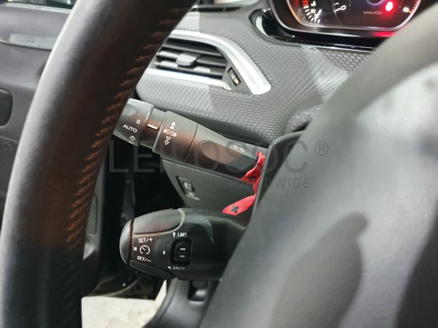 Peugeot 208  · Ano 2016