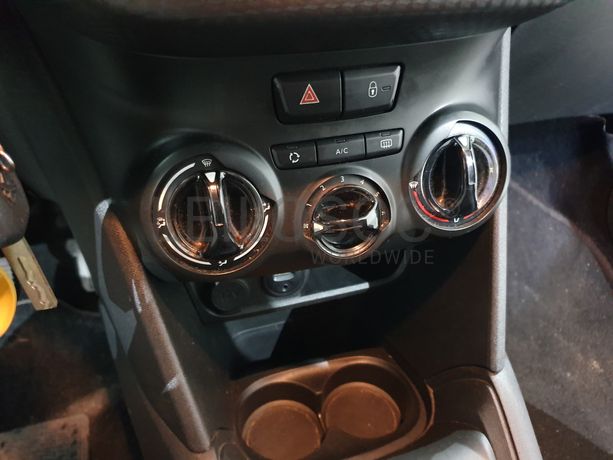 Peugeot 208  · Ano 2016