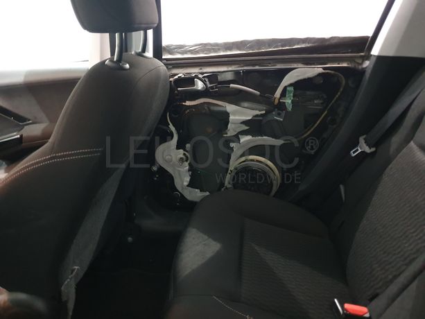 Peugeot 208  · Ano 2016