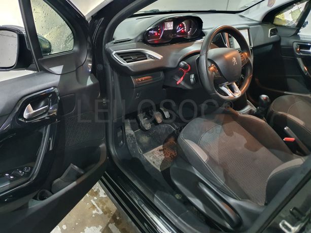Peugeot 208  · Ano 2016
