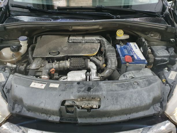 Peugeot 208  · Ano 2016