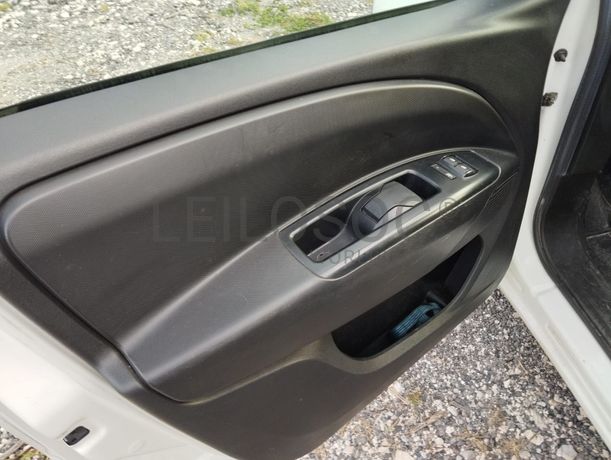 Opel Combo D Van 1.3 CDTI · Ano 2014