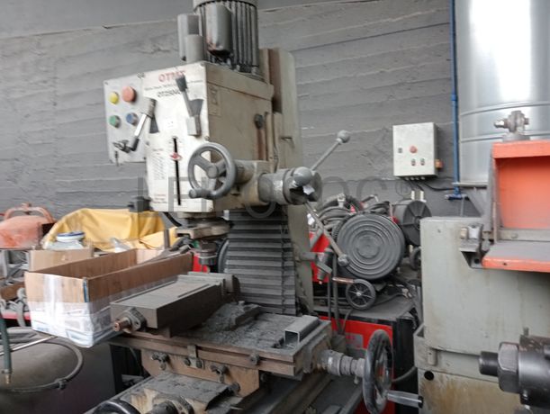 Máquina de furar de coluna