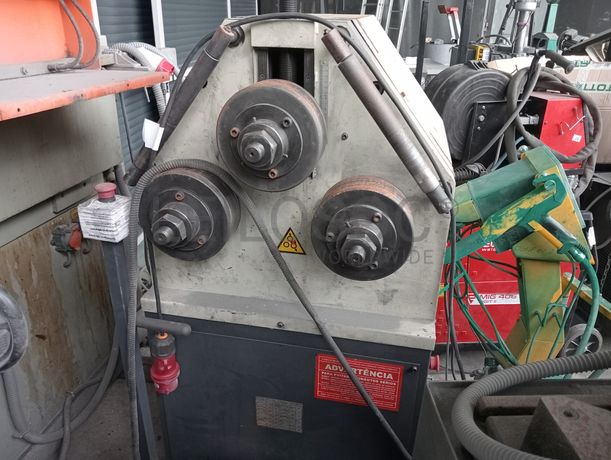 Máquina de dobrar tubo