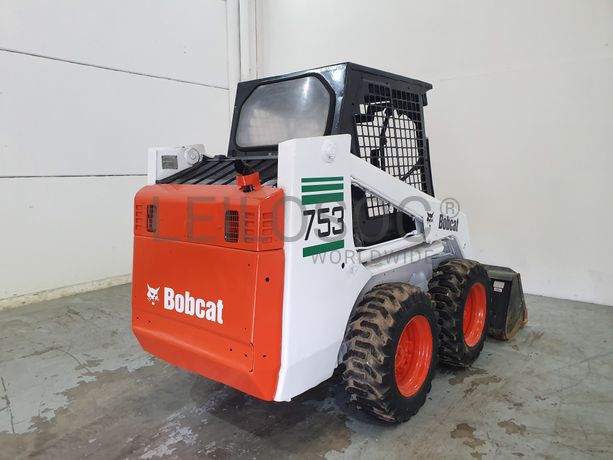 Mini Pá Carregadora Bobcat 753