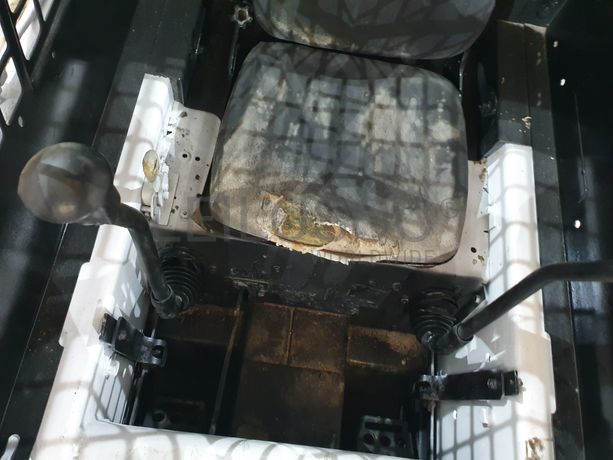 Mini Pá Carregadora Bobcat 753