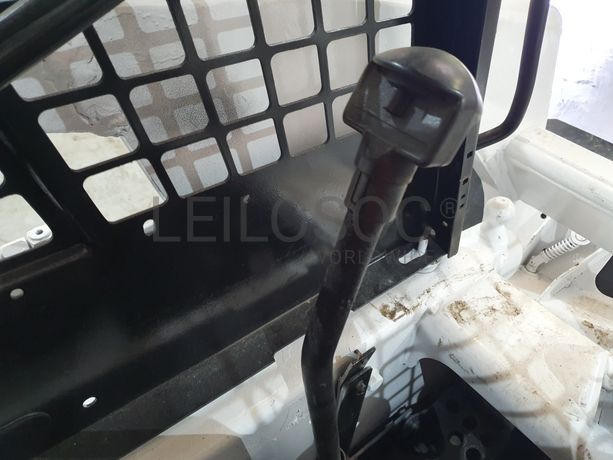 Mini Pá Carregadora Bobcat 753