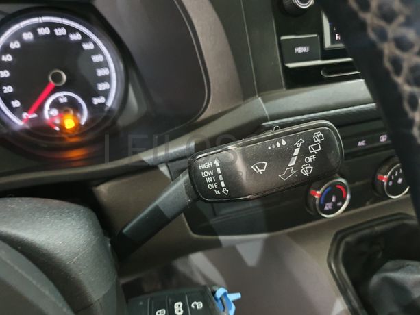 Volkswagen Transporter · Ano 2021