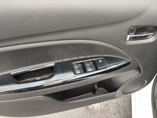 Mitsubishi Space Star Hatchback 1.2 · Ano 2016