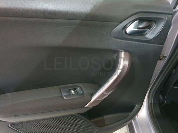 Peugeot 2008 · Ano 2014