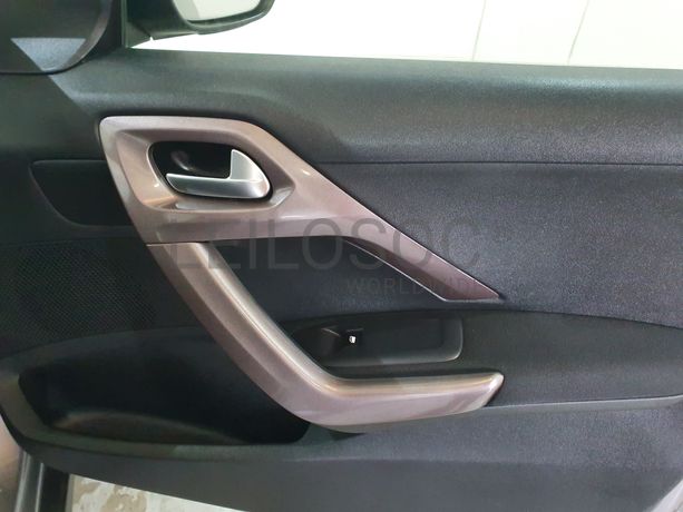 Peugeot 2008 · Ano 2014