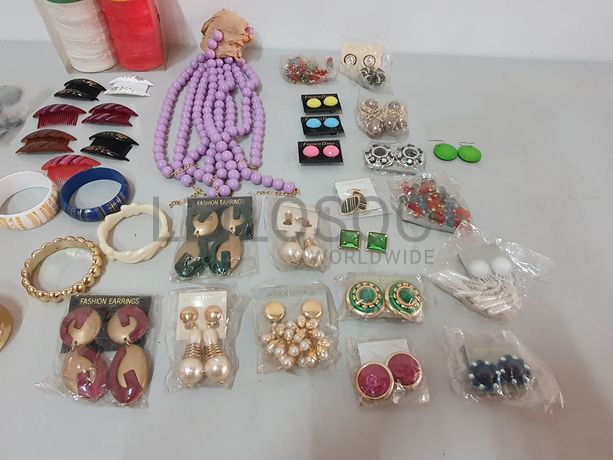 Lote Único - Álbuns Fotos · Bijuterias · Bolsas · Candeeiros · Intercomunicadores · Patins · Pianos Elétricos · Porta Cartões · Sapatos Bebé