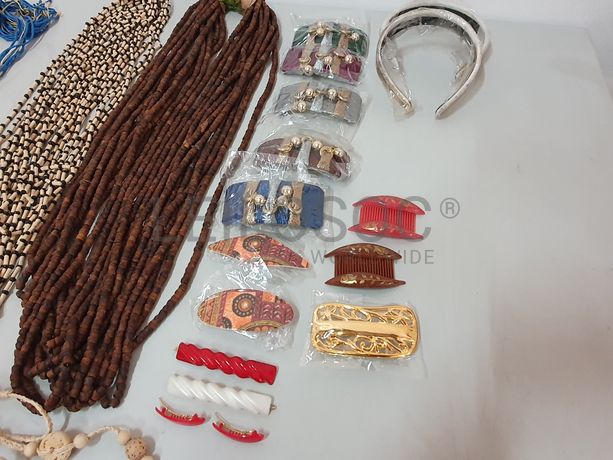 Lote Único - Álbuns Fotos · Bijuterias · Bolsas · Candeeiros · Intercomunicadores · Patins · Pianos Elétricos · Porta Cartões · Sapatos Bebé