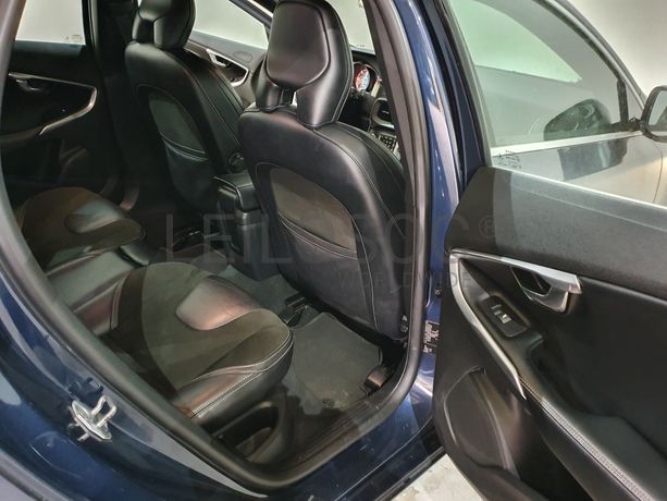 Volvo V40 D4 R Design · Ano 2014