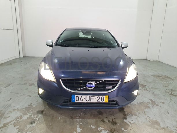 Volvo V40 D4 R Design · Ano 2014