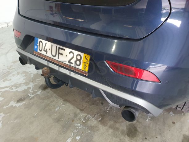 Volvo V40 D4 R Design · Ano 2014