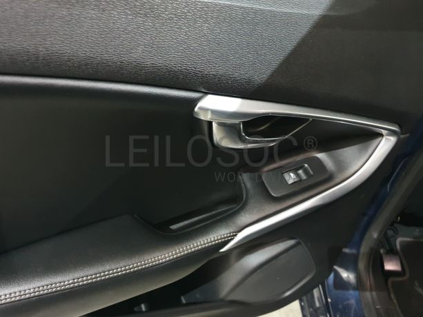 Volvo V40 D4 R Design · Ano 2014