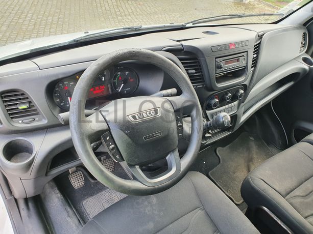 Iveco Daily 35-150 com Plataforma Elevatória Dhollandia · Ano 2015