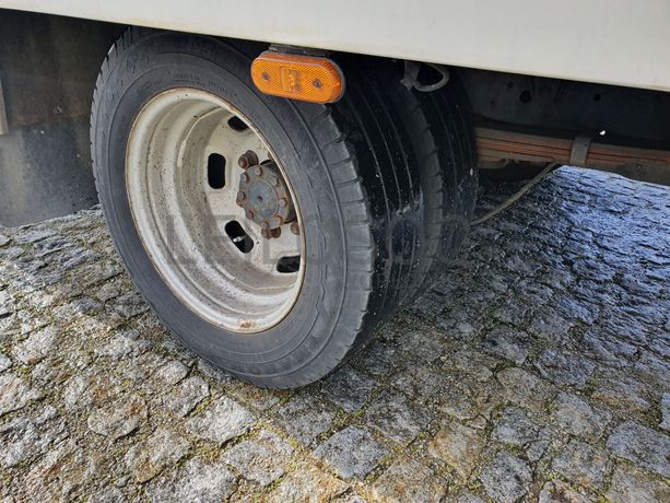 Iveco Daily 35-150 com Plataforma Elevatória Dhollandia · Ano 2015