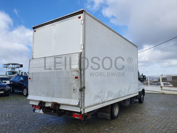 Iveco Daily 35-150 com Plataforma Elevatória Dhollandia · Ano 2015