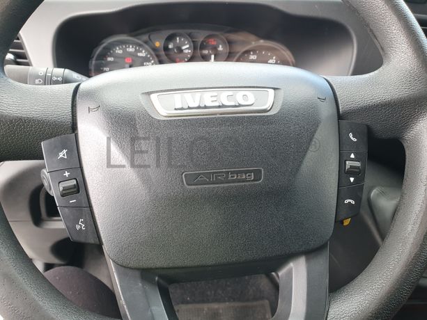 Iveco Daily 35-160  · Ano 2017