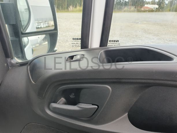 Iveco Daily 35-160  · Ano 2017