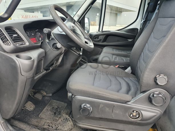 Iveco Daily 35-160  · Ano 2017