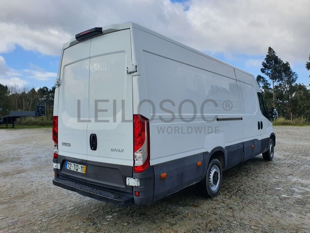 Iveco Daily 35-160  · Ano 2017