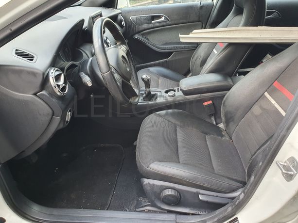 Mercedes-Benz A180 CDI · Ano 2013