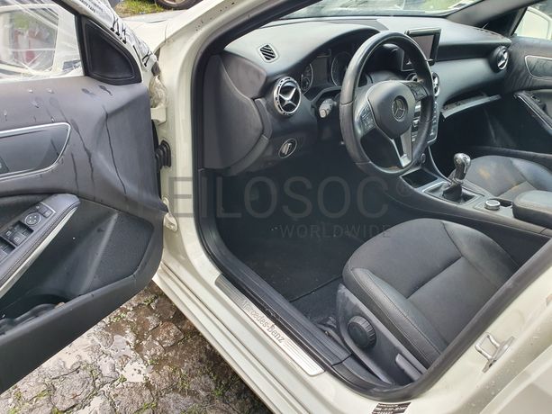 Mercedes-Benz A180 CDI · Ano 2013