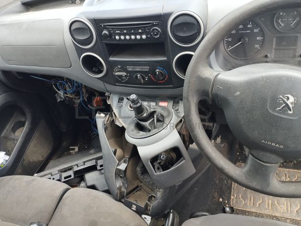 Peugeot Partner · Ano 2014