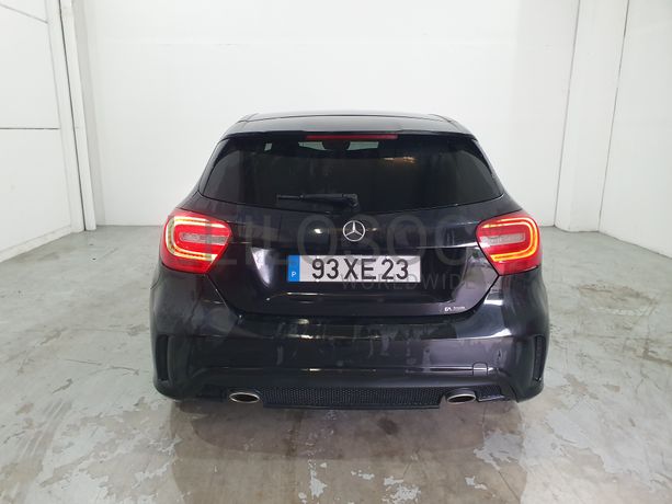 Mercedes-Benz A180 CDI · Ano 2013