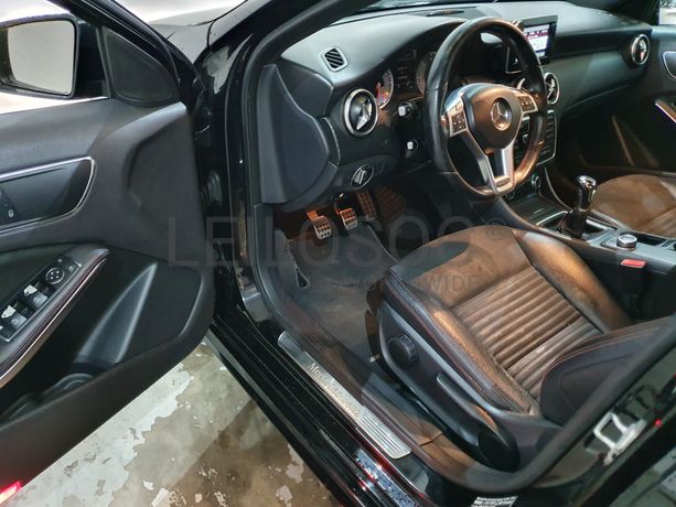 Mercedes-Benz A180 CDI · Ano 2013