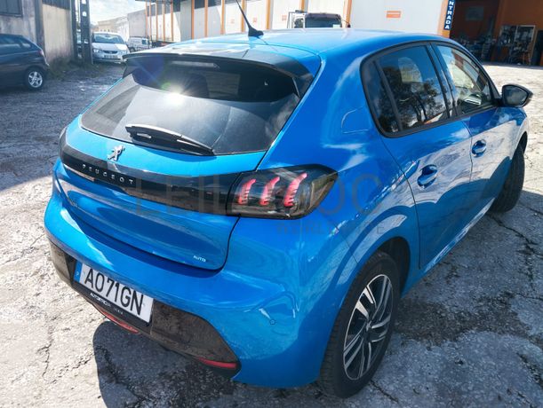 Peugeot 208 · Ano 2022