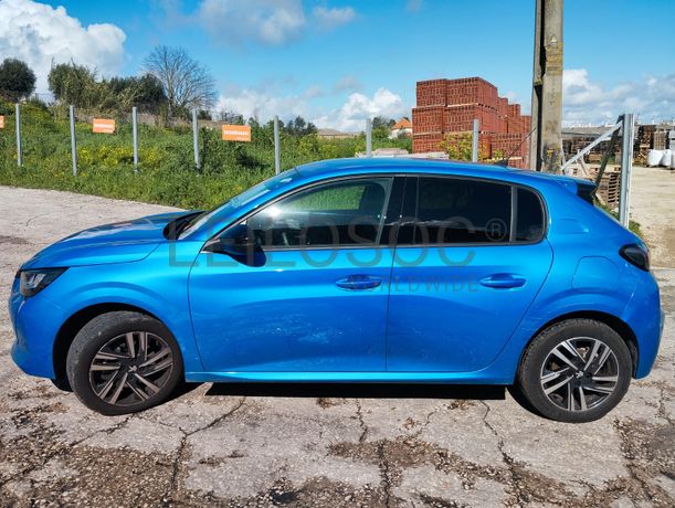 Peugeot 208 · Ano 2022