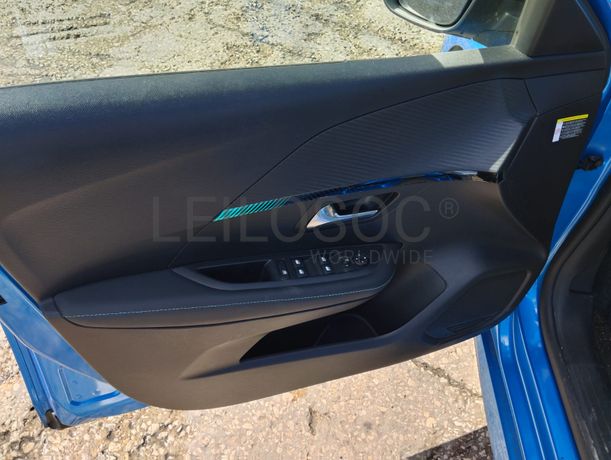 Peugeot 208 · Ano 2022