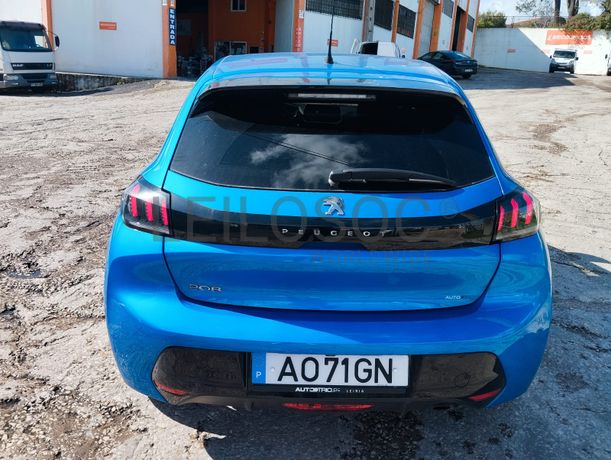 Peugeot 208 · Ano 2022