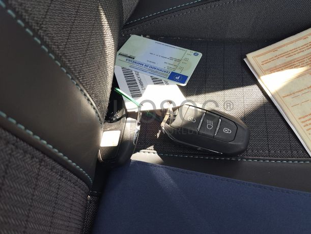 Peugeot 208 · Ano 2022