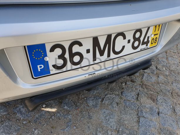 Volkswagen Golf 1.6 TDI · Ano 2011