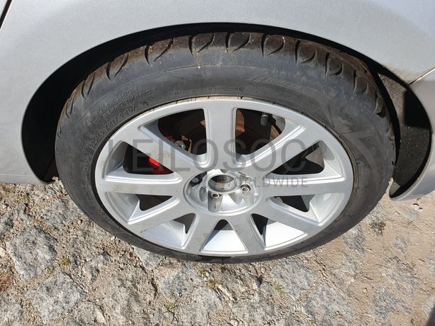 Volkswagen Golf 1.6 TDI · Ano 2011