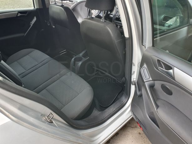 Volkswagen Golf 1.6 TDI · Ano 2011