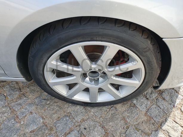 Volkswagen Golf 1.6 TDI · Ano 2011