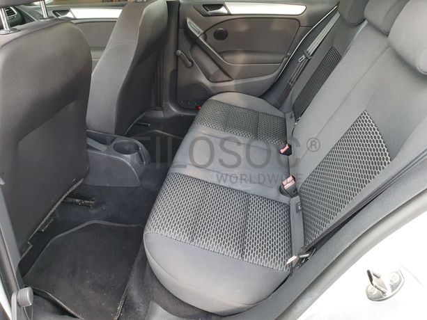 Volkswagen Golf 1.6 TDI · Ano 2011