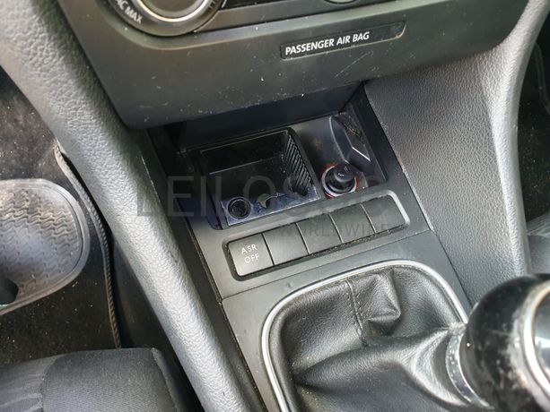 Volkswagen Golf 1.6 TDI · Ano 2011