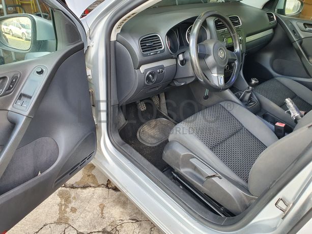 Volkswagen Golf 1.6 TDI · Ano 2011