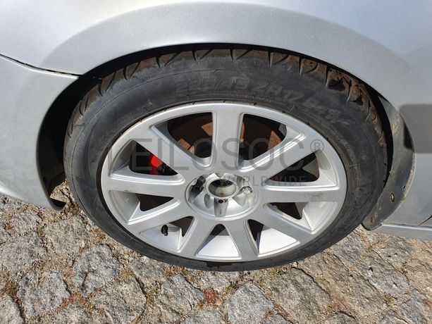 Volkswagen Golf 1.6 TDI · Ano 2011