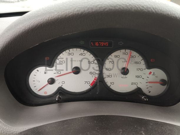 Peugeot 206 · Ano 2002